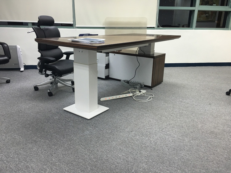 現(xiàn)代辦公家具